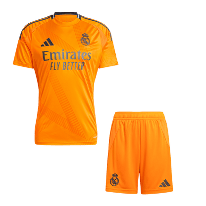 Real Madrid Auswärtstrikot für Herren (Trikot + Shorts) 2024/25