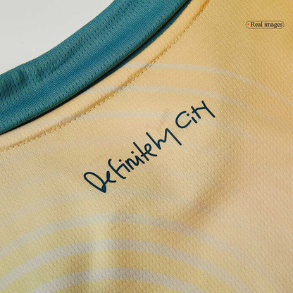 Hochwertiges Manchester City Fourth Away Fußballtrikot-Set (Shirt + Shorts) 2024/25 für Kinder