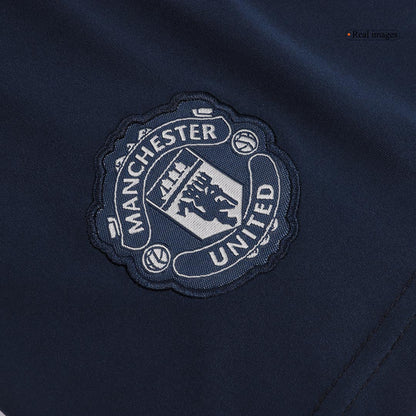 Manchester United Auswärtstrikot für Herren (Trikot + Shorts) 2024/25