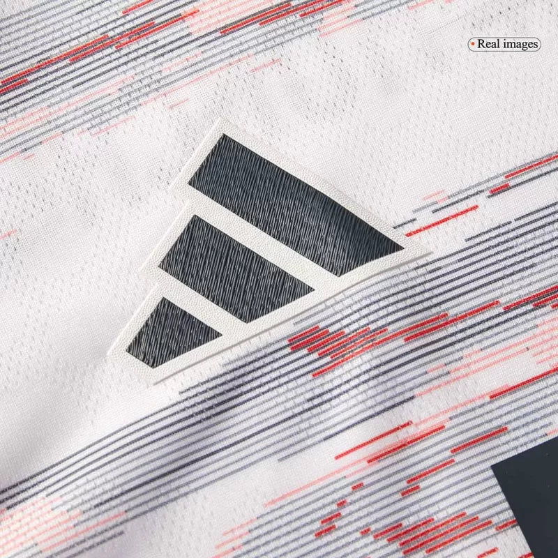 Koszulka wyjazdowa Bayern Monachium 2025/26, wersja dla piłkarza Top Koszulki Pilka Sklep