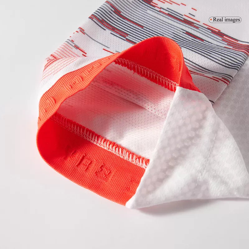 Koszulka wyjazdowa Bayern Monachium 2025/26, wersja dla piłkarza Top Koszulki Pilka Sklep