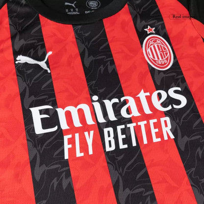 Dziecięcy zestaw piłkarski AC Milan Home (koszulka + spodenki) 2025/26 Top Koszulki Pilka Sklep