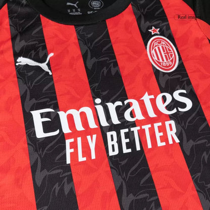 Dziecięcy zestaw piłkarski AC Milan Home (koszulka + spodenki + skarpetki) 2025/26 Top Koszulki Pilka Sklep
