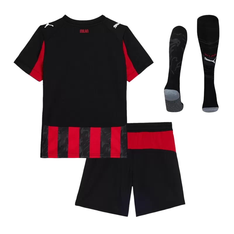 Dziecięcy zestaw piłkarski AC Milan Home (koszulka + spodenki + skarpetki) 2025/26 Top Koszulki Pilka Sklep