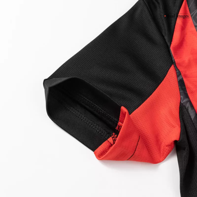 Dziecięcy zestaw piłkarski AC Milan Home (koszulka + spodenki + skarpetki) 2025/26 Top Koszulki Pilka Sklep