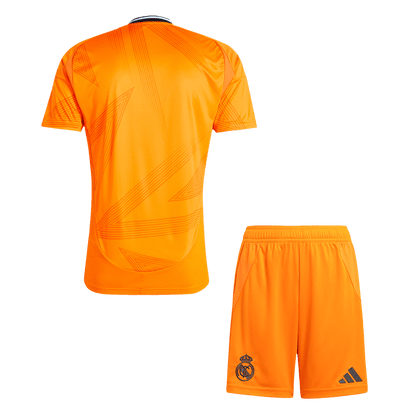 Real Madrid Auswärtstrikot für Herren (Trikot + Shorts) 2024/25